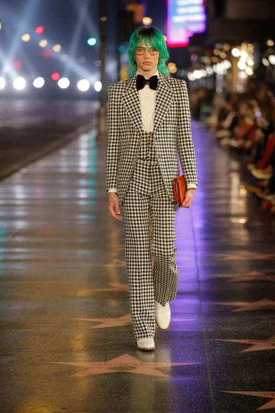 Look 4